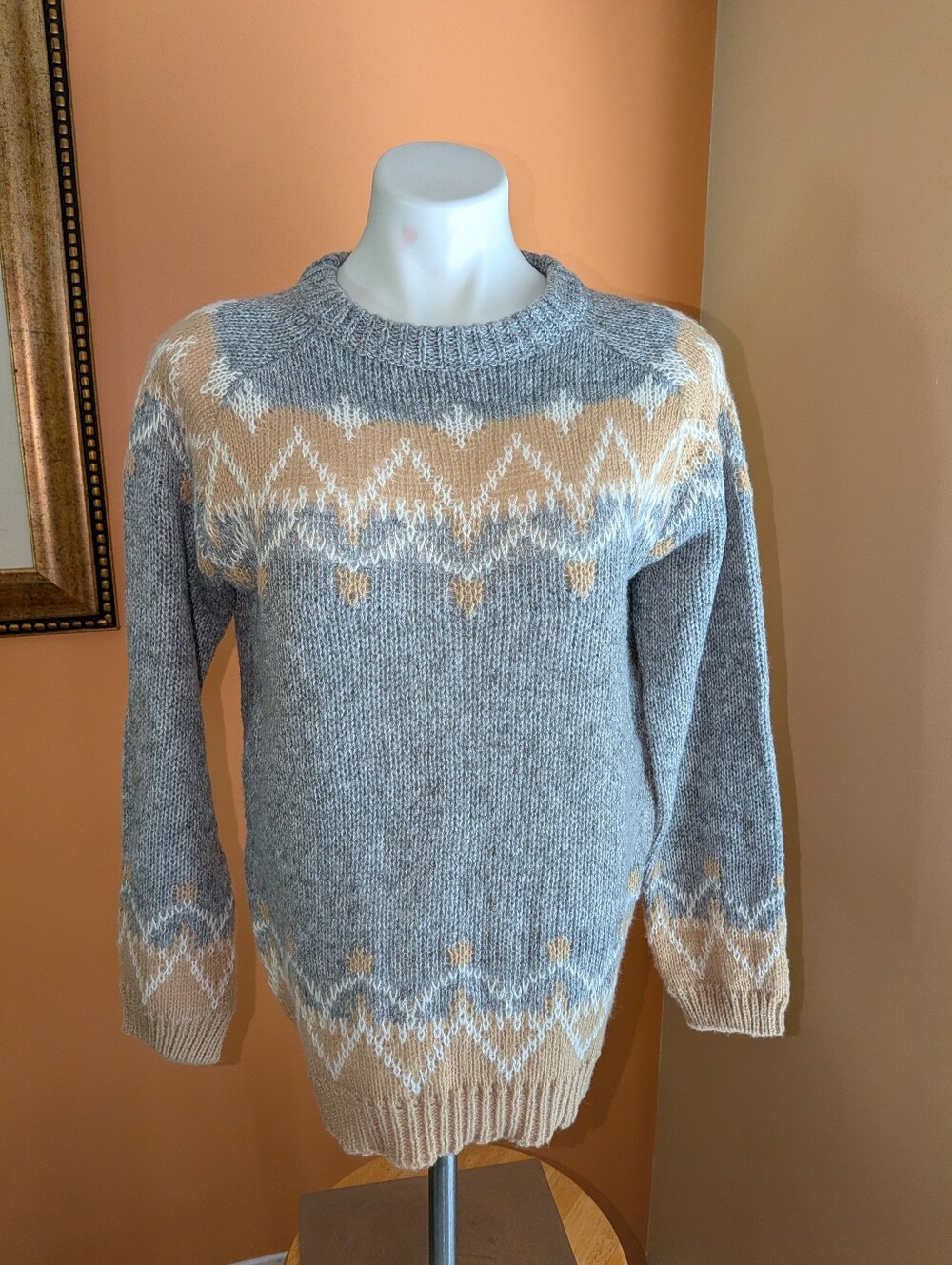 New Women's Gray and Tan Patterned Wool Sweater Size M 100% Mohair
